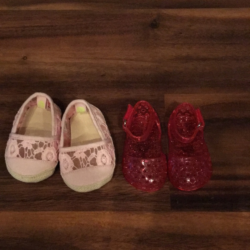 Adorable baby girl shoes NWOTs